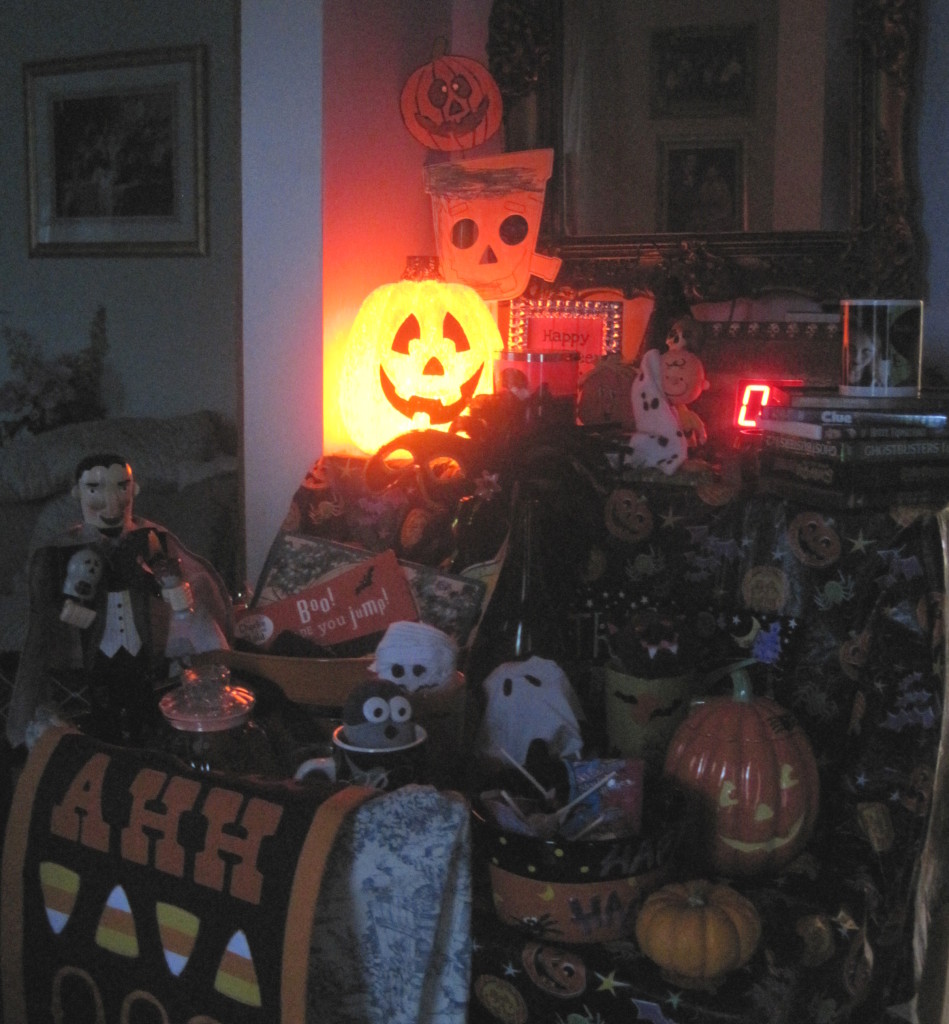 Halloweeen Mood Table Dark