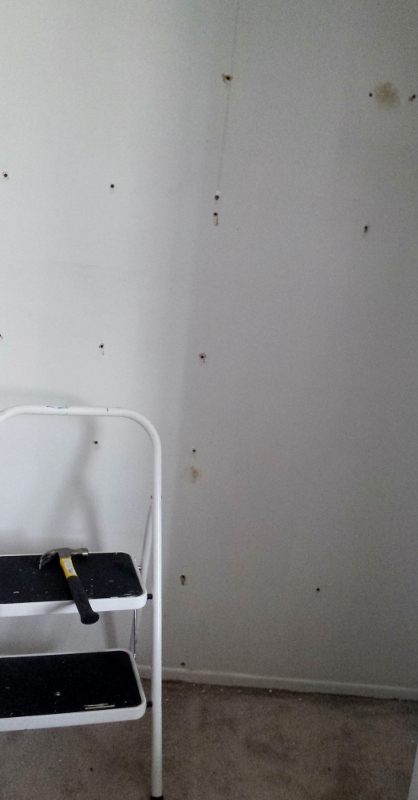 Naked closet (418x800)